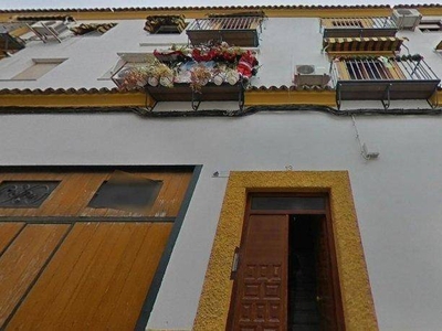 Venta Piso Torredonjimeno. Piso de tres habitaciones en Calle Carcel Vieja. Segunda planta con terraza