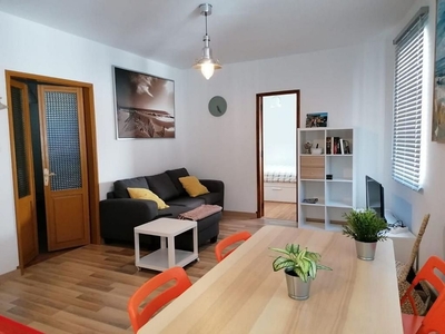 Alquiler de piso en avenida De Galicia de 2 habitaciones con terraza y muebles
