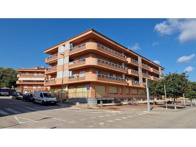 Alquiler de piso en calle Puig Gros de 3 habitaciones con terraza y piscina