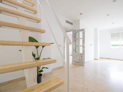 Ático en venta en Sagunto - Edisol de 3 habitaciones con terraza y aire acondicionado