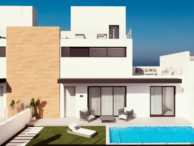 Casa adosada en venta en Lomas de Campoamor-Las Ramblas, Orihuela