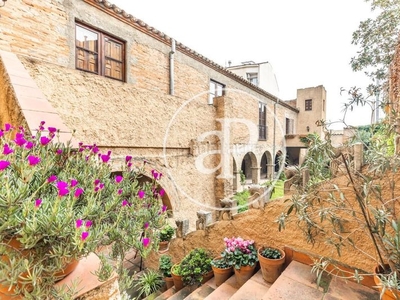 Casa magnífica finca del siglo xiv en el centro de sant cugat en Sant Cugat del Vallès