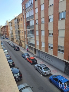 Piso 2 habitaciones de 111 m² en León (24006)