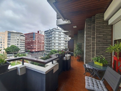 Piso en venta en avenida José Mesa y López de 4 habitaciones con terraza y garaje