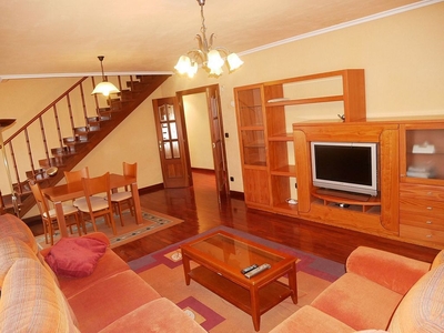 Piso en venta en Briviesca de 3 habitaciones con balcón y aire acondicionado