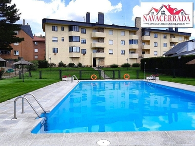 Piso en venta en Navacerrada de 2 habitaciones con terraza y piscina