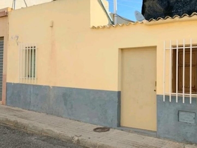Casa adosada en venta en Calle Valencia, Santa María del Águila