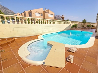 Casa-Chalet en Venta en Nucia, La Alicante