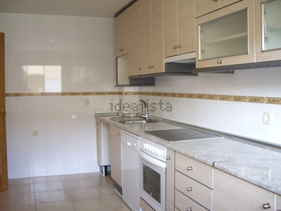 Chalet adosado en venta en calle Clavel, 13