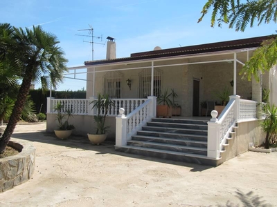 Chalet en Novelda