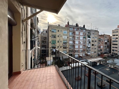 Piso de alquiler en Carrer del Comte Borrell, Sant Antoni