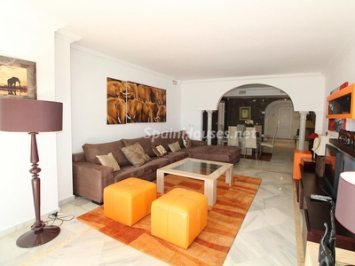 Apartamento en venta en Las Brisas, Marbella