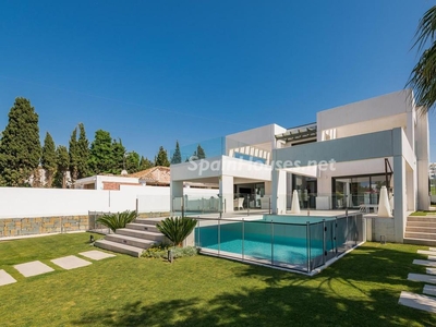 Villa independiente en venta en Guadalmina Alta, Marbella