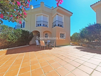 Villa pareada en venta en Riviera del Sol, Mijas