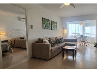 Apartamento de 1 dormitorio en planta media en venta en Calypso, Costa del Sol