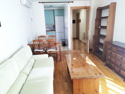 Alquiler de estudio en Centro - Logroño con muebles y aire acondicionado