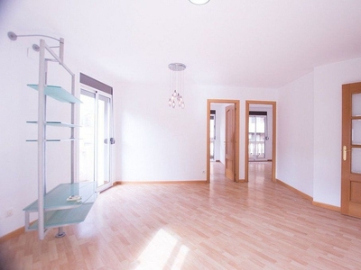 Alquiler de piso en Eixample de 3 habitaciones con balcón y aire acondicionado