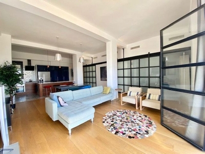 Alquiler de piso en La Barceloneta de 2 habitaciones con garaje y muebles