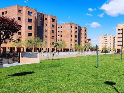 Alquiler de piso en San Fernando - Carretera de Valencia de 3 habitaciones con terraza y piscina