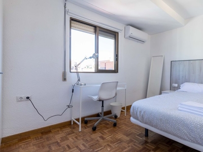 Amplia habitación en un apartamento de 10 dormitorios en Algirós, Valencia