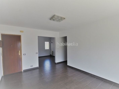 Apartamento bonito piso en montemar con terraza y vistas despejadas en Castelldefels