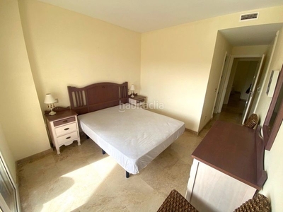 Apartamento con 2 habitaciones amueblado con ascensor, parking y aire acondicionado en Mijas