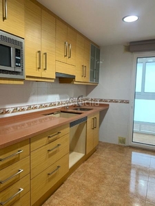 Apartamento con 2 habitaciones con ascensor, parking, calefacción y aire acondicionado en Murcia