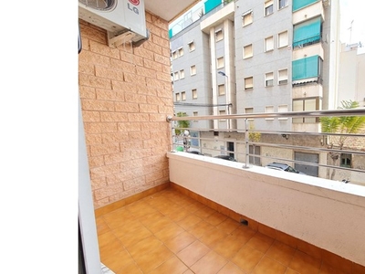 Apartamento de 2 Dormitorios en Venta a 500m del Puerto Deportivo en Torrevieja