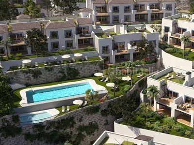 Apartamento en algarrobo apartamento con 3 habitaciones con ascensor, piscina, aire acondicionado y vistas al mar en Benahavís