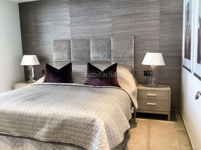 Apartamento en planta media de 3 dormitorios en Puerto Banús en Marbella