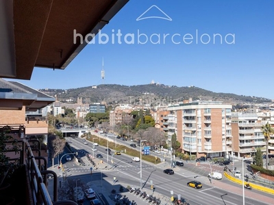 Ático con 5 habitaciones con ascensor, calefacción, aire acondicionado y vistas a la montaña en Barcelona