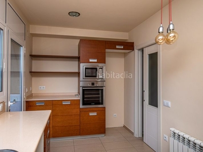 Casa pareada con 3 habitaciones con parking, calefacción y aire acondicionado en Franqueses del Vallès (Les)