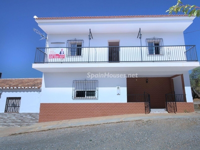 Casa independiente en venta en Comares