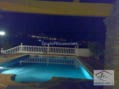 Casa independiente en venta en Nerja