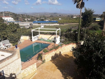 Villa independiente en venta en Alhaurín de la Torre
