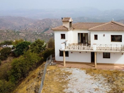Villa independiente en venta en Comares