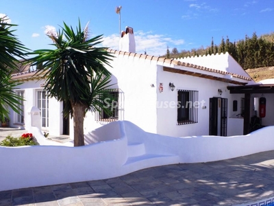 Villa independiente en venta en Viñuela