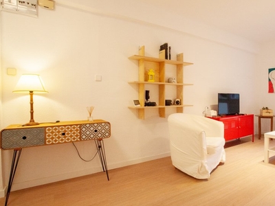 Elegante apartamento de 2 dormitorios en alquiler en Príncipe Pío, Madrid