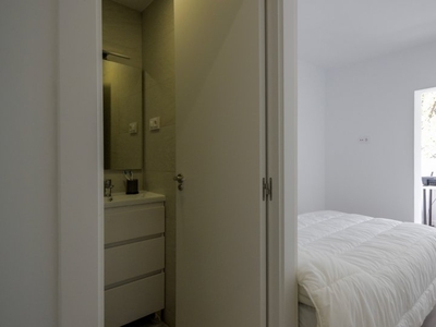 Encantadora habitación en alquiler en Nueva España, Madrid.