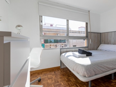Habitación luminosa en apartamento de 10 dormitorios en Algirós, Valencia