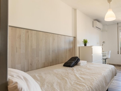 Habitación moderna en un apartamento de 10 dormitorios en Algirós, Valencia