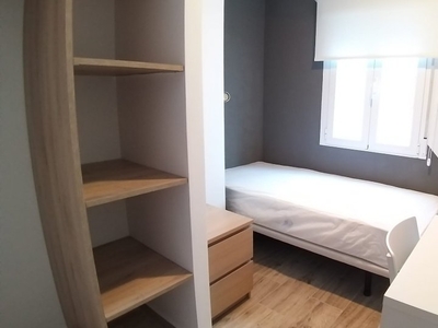 Habitaciones en apartamento de 4 dormitorios en Getafe, Madrid
