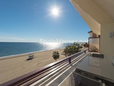 Piso ático en venta en Estepona