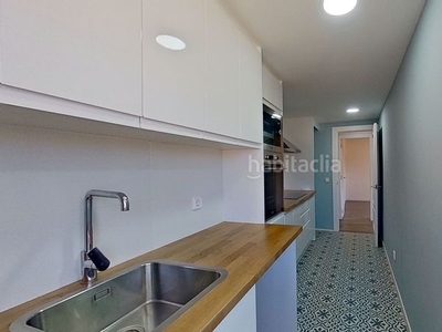 Piso con 2 habitaciones con ascensor y aire acondicionado en Cerdanyola del Vallès