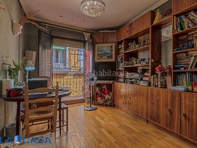 Piso con 3 habitaciones con calefacción en Embajadores-Lavapiés Madrid