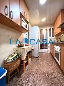 Piso con 4 habitaciones con ascensor en Hostafrancs Barcelona