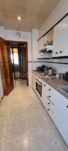 Piso con 4 habitaciones con ascensor y parking en Castellar del Vallès