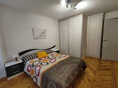 Piso en alquiler en Centro - Burgos de 2 habitaciones con terraza y muebles