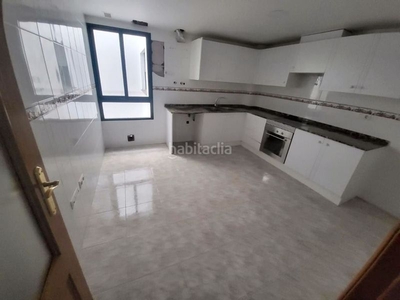 Piso en venta con plaza de garaje en Faura