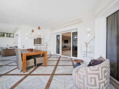 Planta baja magnífico apartamento en planta baja con orientación sur en la exclusiva y cerrada comunidad de monte paraíso en Marbella